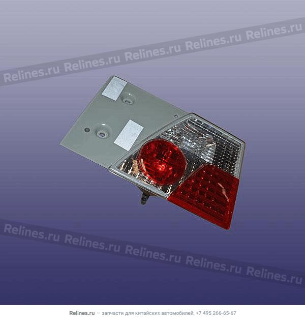 Фонарь задний правый внутренний (на крышке багажника) - A15-***020