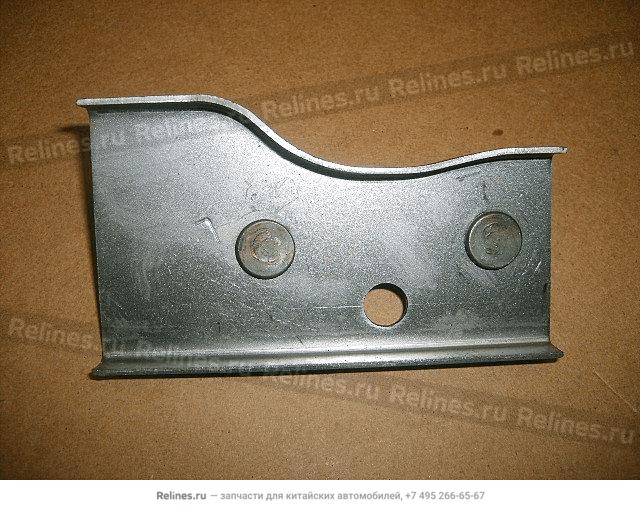 Left bracket, front bumper - 8400***P00