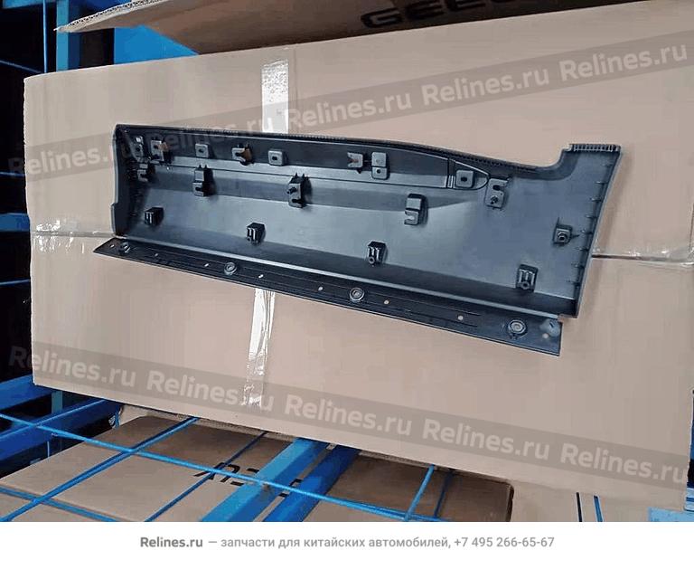 Молдинг двери задней правой