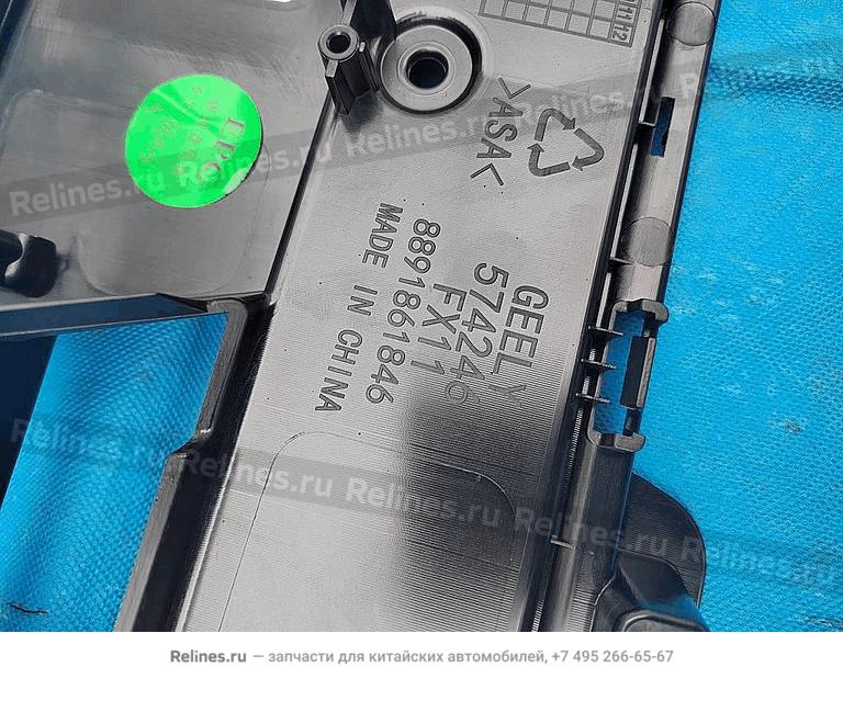 Решетка переднего бампера нижняя