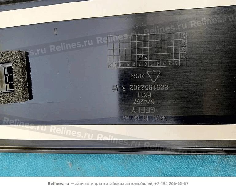 Молдинг стойки двери задней правой