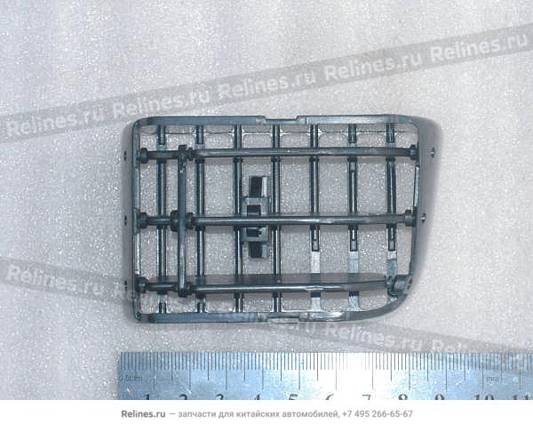 Средний дефлектор вентиляции левая часть