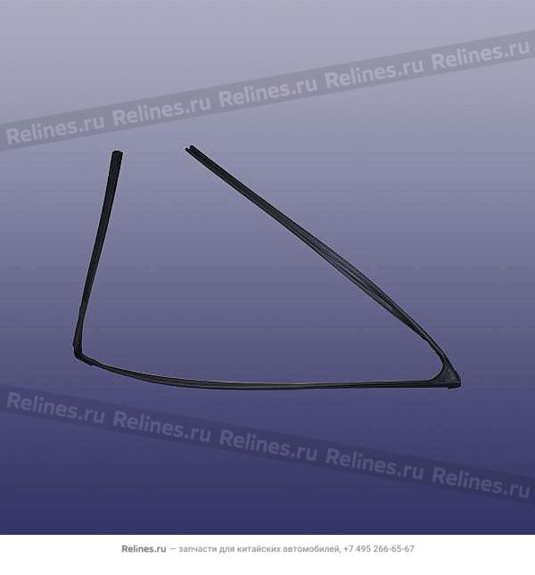 Уплотнитель стекла двери передней левой T1E