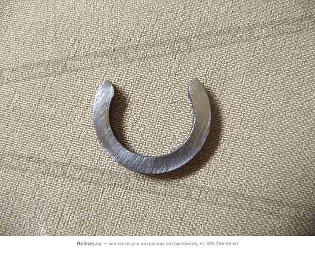 Clamping retaining ring