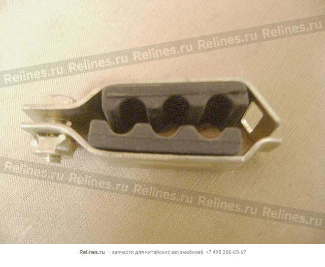 Pipe CLAMP-3 hole - 4L88***000