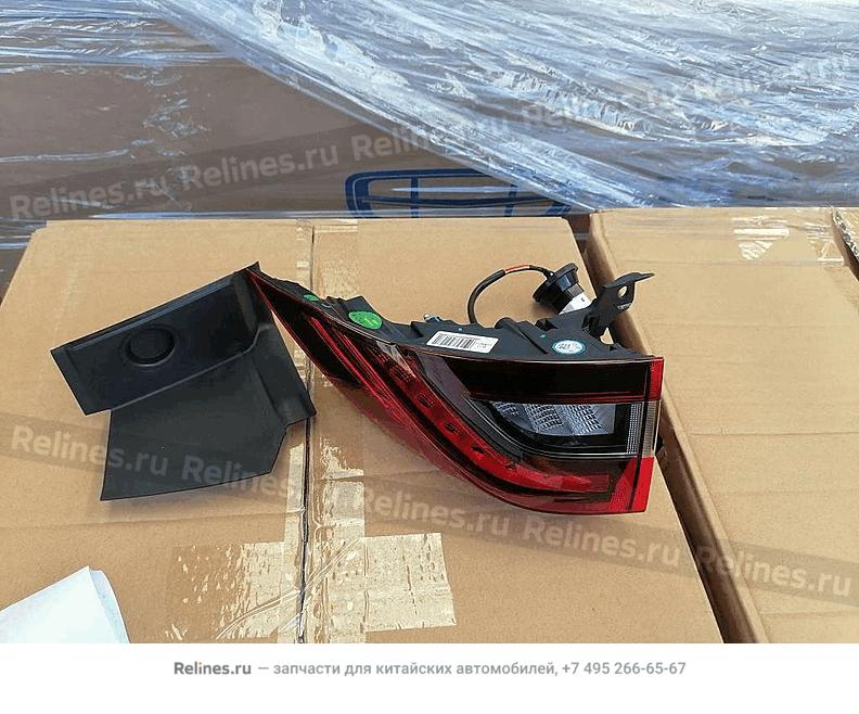 Фонарь задний правый (внешний)