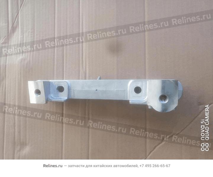 Bracket-engine mounting RH