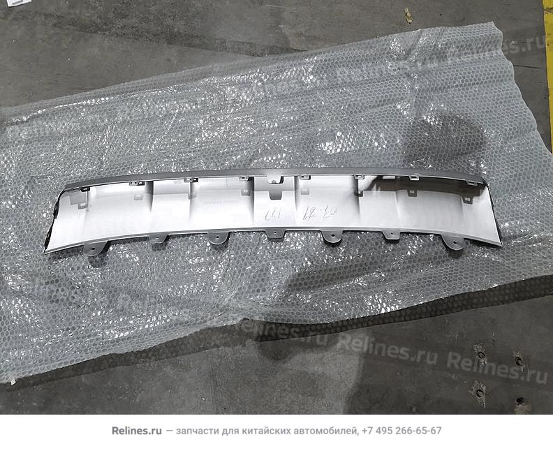 Молдинг переднего бампера нижний - 601***700