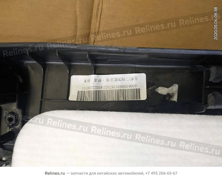 Обшивка двери передней левой