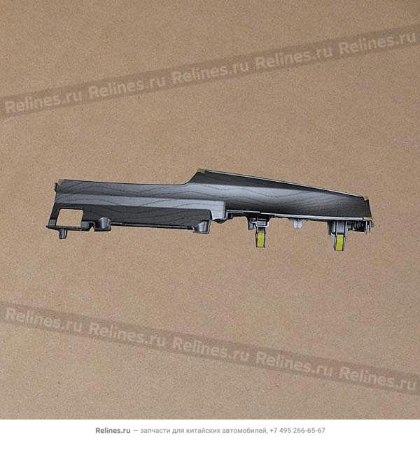 Планка отделки приборной панели левая M1E