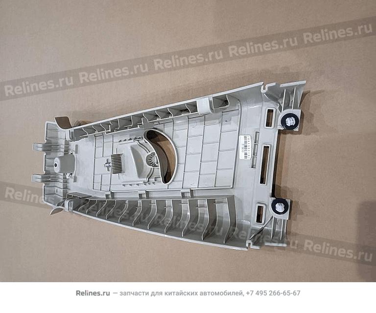 Панель правой средней стойки