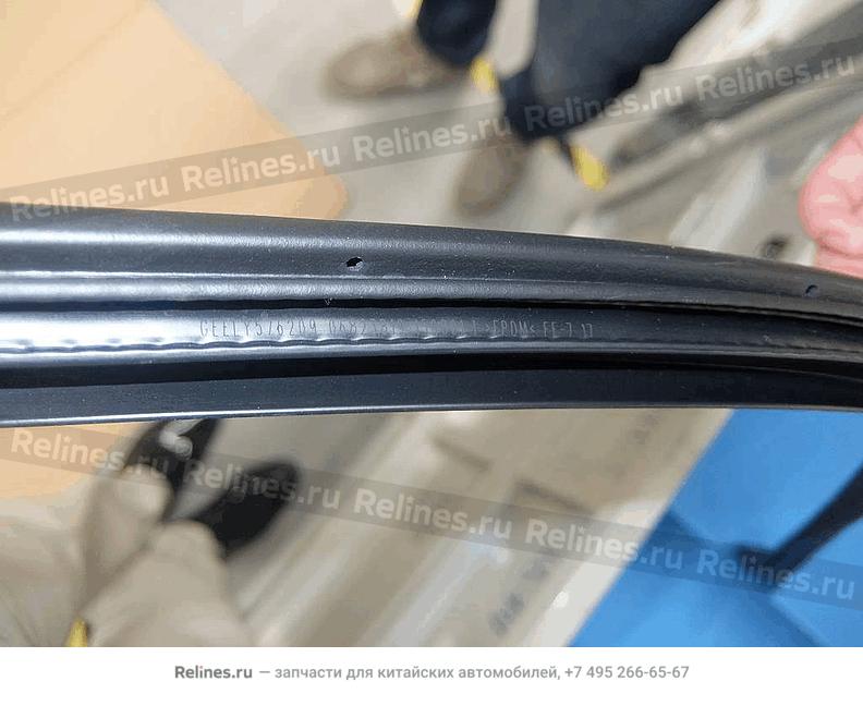 LR doorframe weatherstrip