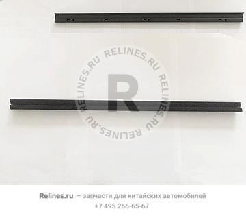 Rear door inner weather strip RH