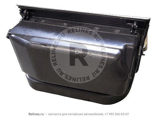 Glove box