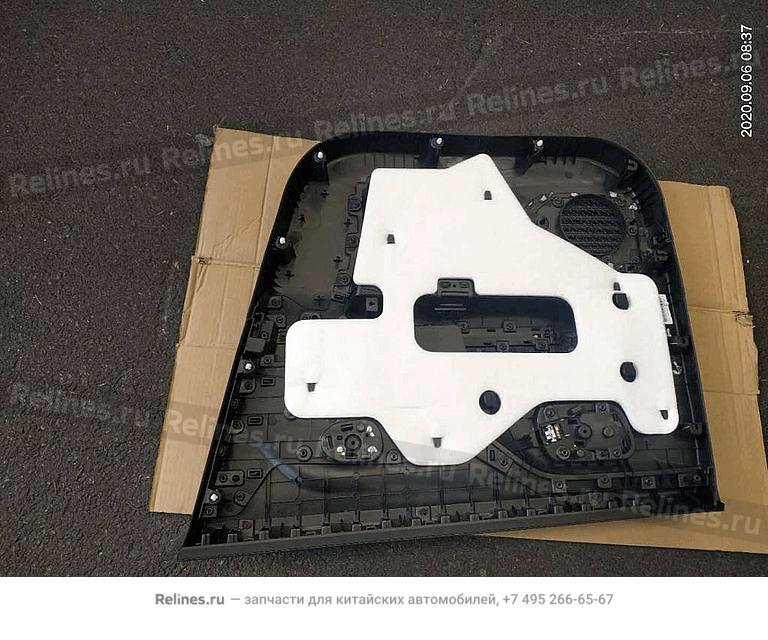 Обшивка двери передней левой