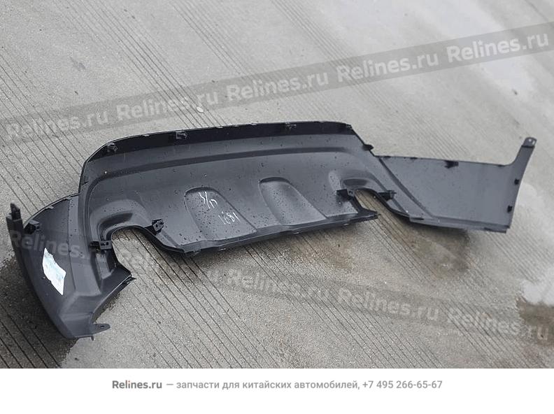 Rear bumper lower trim plate