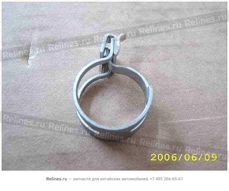 Small sprg pipe clamp-metal strip type