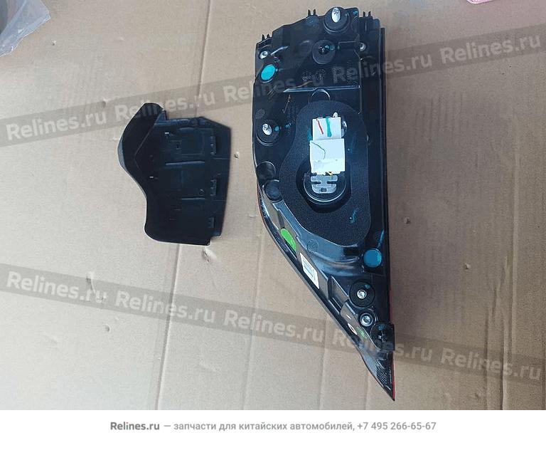 Фонарь задний правый