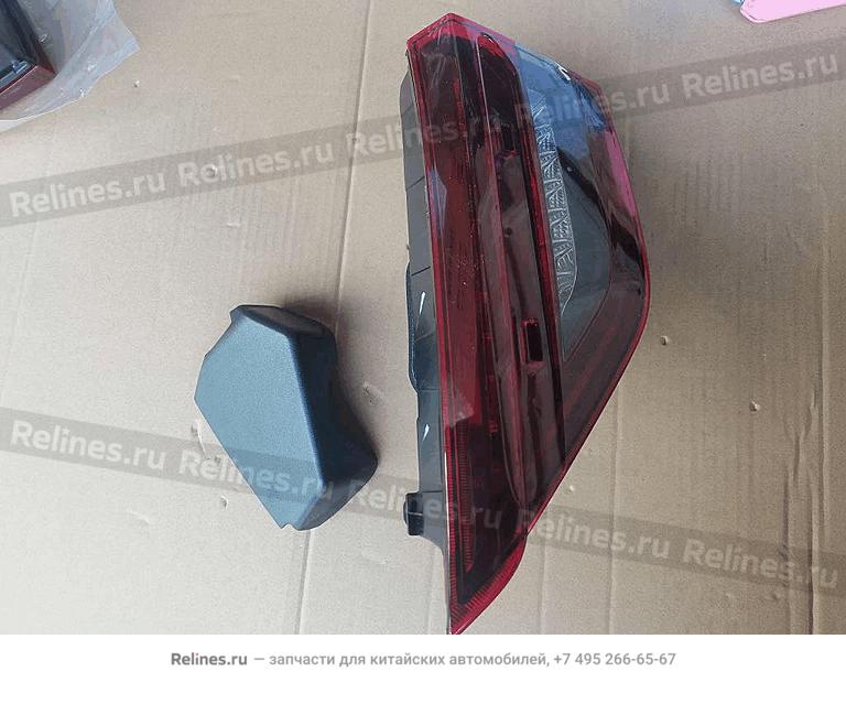 Фонарь задний правый