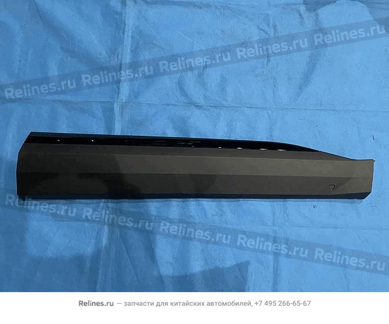 Молдинг двери передней правой