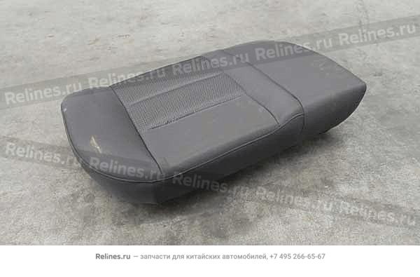 RH seat cushion-md row