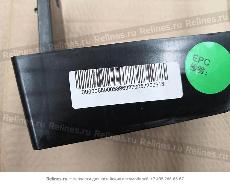 Кронштейн крепления брызговика радиатора левый