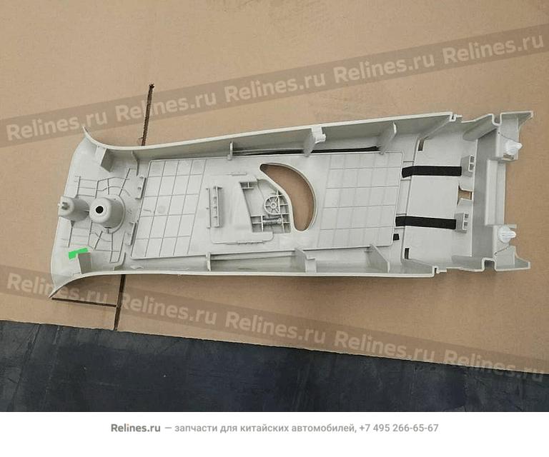 Накладка салона верхняя средней стойки правая