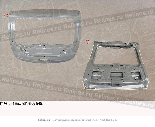 Tail door assembly