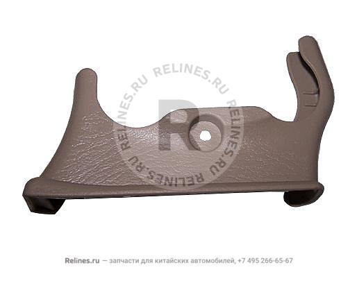 LH LWR panel-rh RR seat