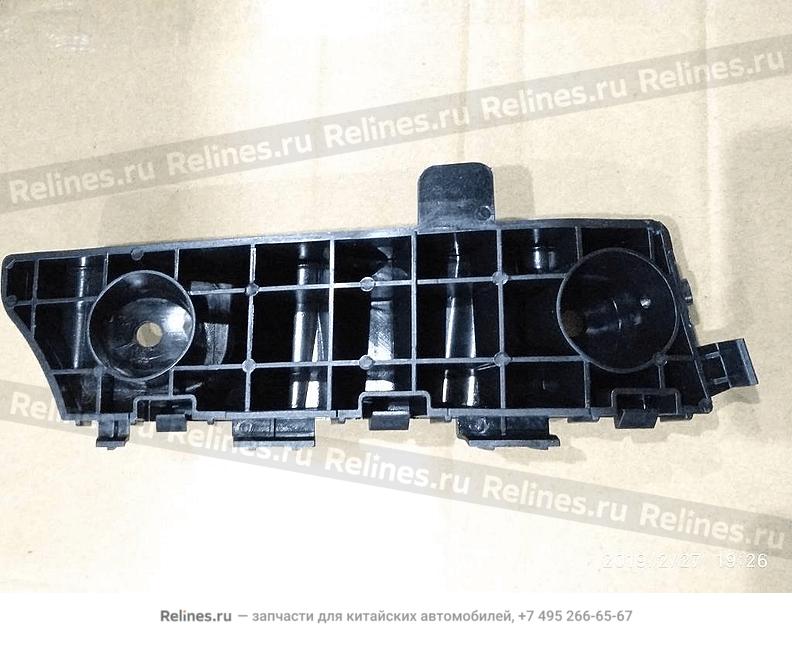 Кронштейн переднего бампера правый