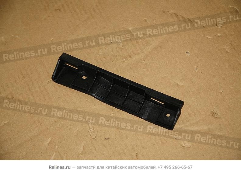 RR_pillar_upper_trim_plate_mtg_brkt(right)