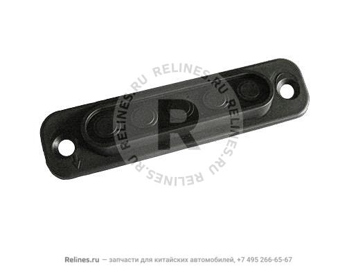 UPR plug-central switch for slip door