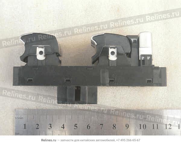 Блок управления стеклоподъемниками водительской двери (кнопки)