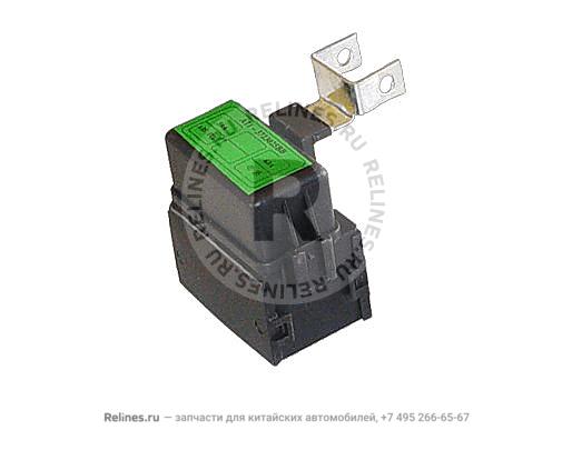 Блок предохранителей на (+) клемму