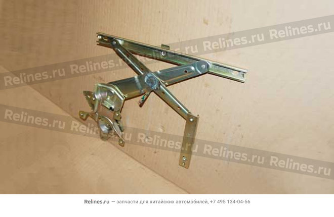 Glass regulator bracket-rr door RH