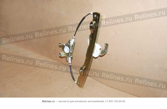 Glass regulator bracket-rr door RH