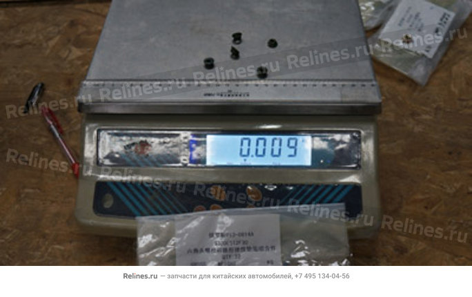 Болт решетки радиатора - Q320***F30